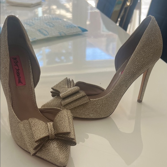 Betsey Johnson Glittering Gold Heels with Bow - Picture 1 of 6